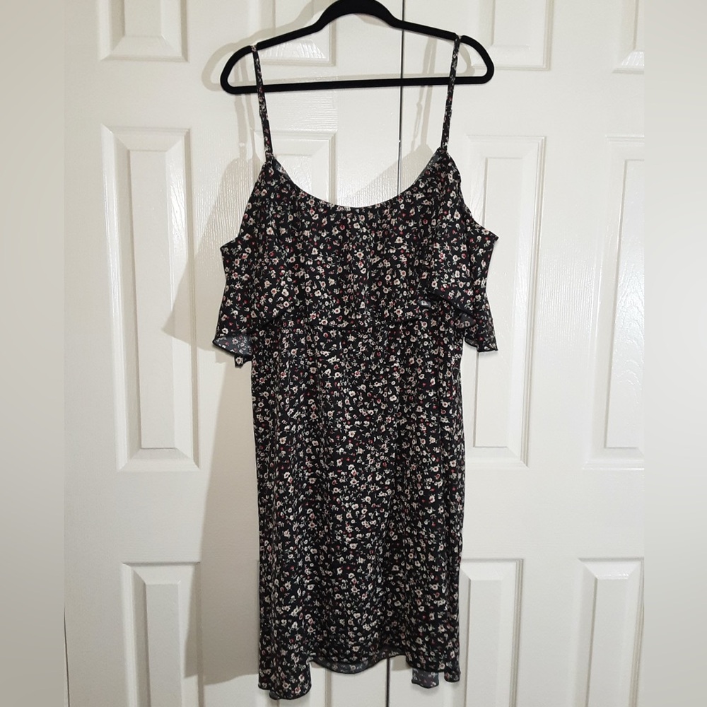 Finjani Floral Ruffle Dress - Picture 2 of 7